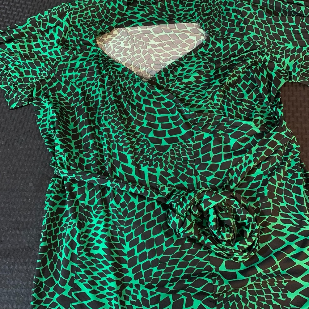 Geometric print women’s blouse